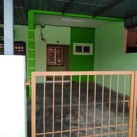 Pelangi Homestay Bota 外观 照片